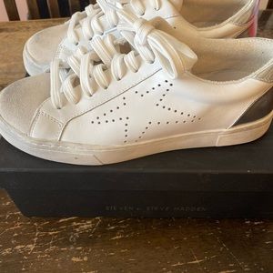 Steve Madden Rezza White